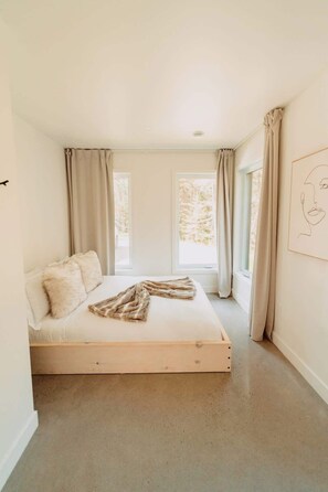 3 chambres, fer et planche à repasser, Wi-Fi, draps fournis