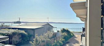 Manhattan - Stylish 1BR Beachfront on Casey’s