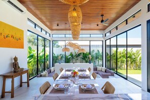 Dining room - Villa Linaria by Pertama Management (Ungasan)