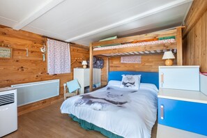 3 Schlafzimmer, Bügeleisen/Bügelbrett, WLAN, Bettwäsche