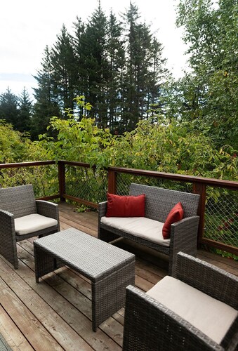 Driftwood Dreams- 3 BR in the heart of Homer
