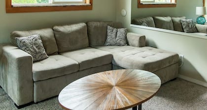 Driftwood Dreams- 3 BR in the heart of Homer