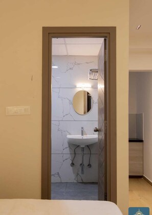Dusche, Handtücher, Seife, Shampoo