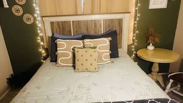 1 dormitori, un bressol de viatge, wifi i roba de llit