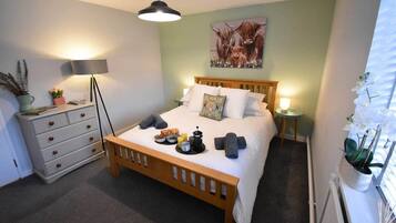 Iron/ironing board, WiFi, bed sheets