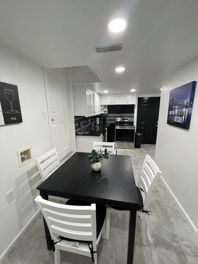 2 Bdrm 2 Ba Gem, Where Comfort Meets Convenience
Sports, Fun, Eats & Campus Life