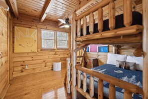 4 室のベッドルーム、WiFi、ベッドシーツ