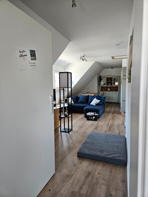 Fernseher, Stereoanlage