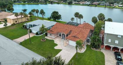 Port Charlotte Lake front home Heated Pool, Dock