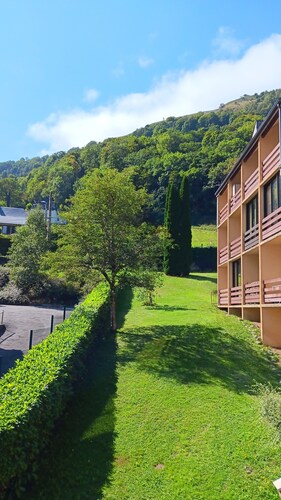 T2 balcony, private parking, 400m from the center of Cauterets, classified 2*, renovated.