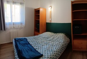 1 bedroom, iron/ironing board, bed sheets