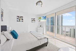 Apartment, 3 Bedrooms, Patio | Iron/ironing board, free WiFi