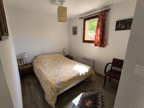 2 bedrooms