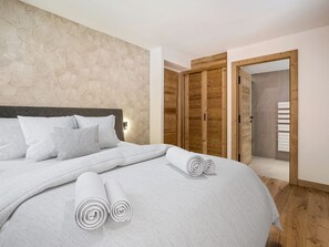 5 bedrooms, free WiFi