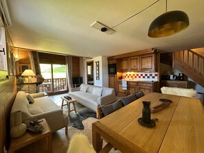 Living area - Comfortable ski-in apartment for 8 people (Morillon Village)