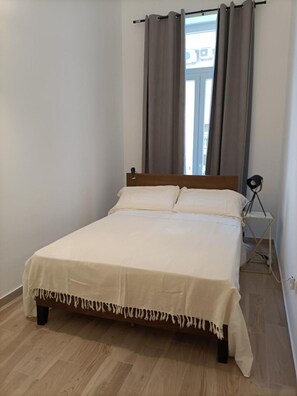 3 chambres, fer et planche à repasser, accès Internet, draps fournis