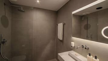 Comfort Single Room | Bilik Mandi | Selipar