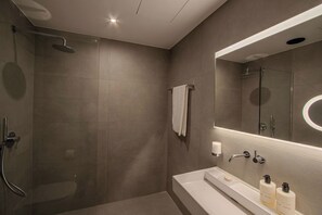 Comfort Single Room | Bathroom | Slippers
