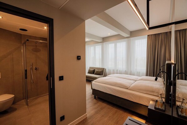 Comfort Double Room, River View | Bathroom