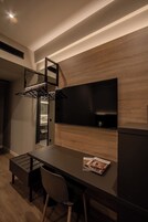 Comfort Single Room | In-room safe, iron/ironing board, free WiFi