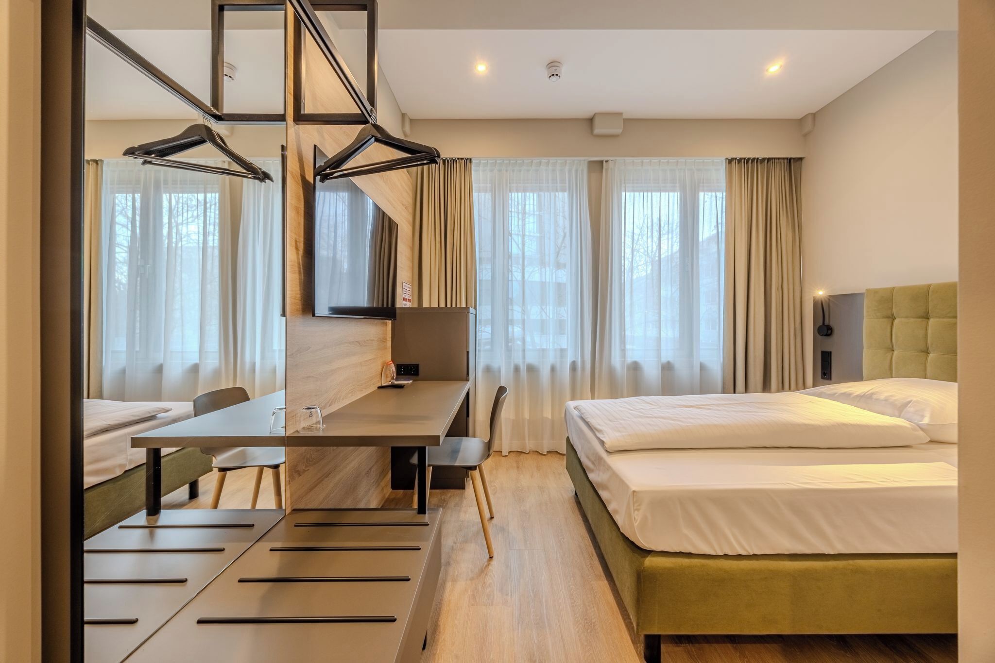 舒适单人房 | 客房内保险箱、熨斗/熨板、免费 WiFi