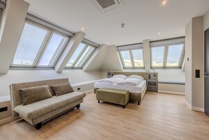 In-room safe, iron/ironing board, free WiFi