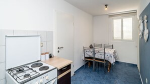 Unclassified image, 5 of 13, button - Apartment & Rooms Alan - Double Room With Shared Bathroom 1 (Dubrovnik)