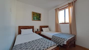 4 bedrooms, internet, bed sheets