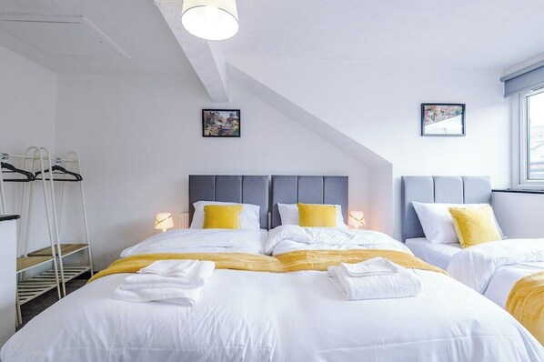 5 chambres, fer et planche à repasser, accès au Wi-Fi (inclus)