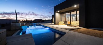 Black Casita by Fieldtrip - Bold Villa w Pool + Spa