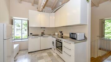 Frigorifero, microonde, forno, lavastoviglie