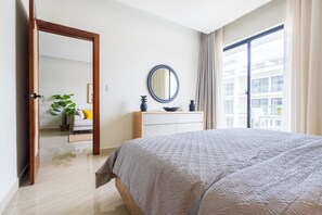 شقة فاخرة - بمنظر للمسبح | مكواة/لوح كي وواي فاي مجانًا