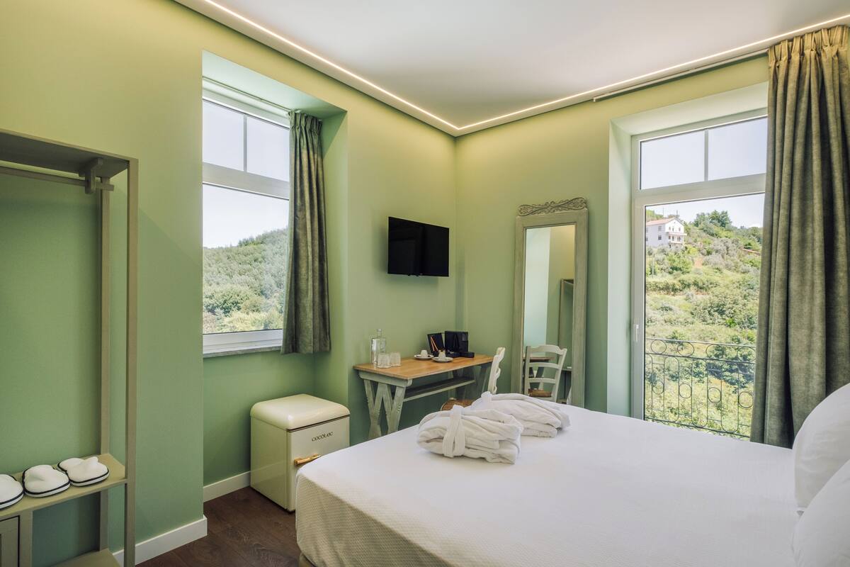 Classic Double Room, Mountain View | Egyptian cotton sheets, premium bedding, down comforters