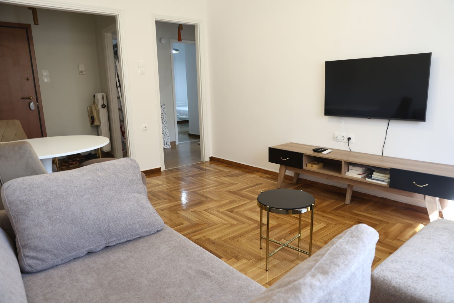 Apartamento conforto, cozinha | Área de estar | Smart TV 40 polegadas com canais digitais