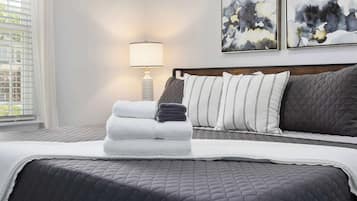 4 Schlafzimmer, Bügeleisen/Bügelbrett, Reisekinderbett, WLAN