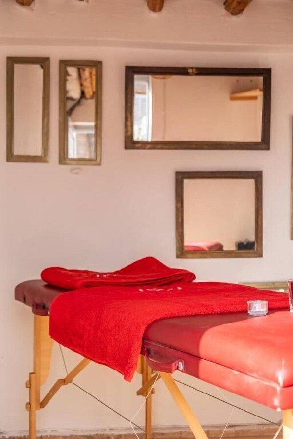 Turkish bath, body scrubs, manicures and pedicures, massages