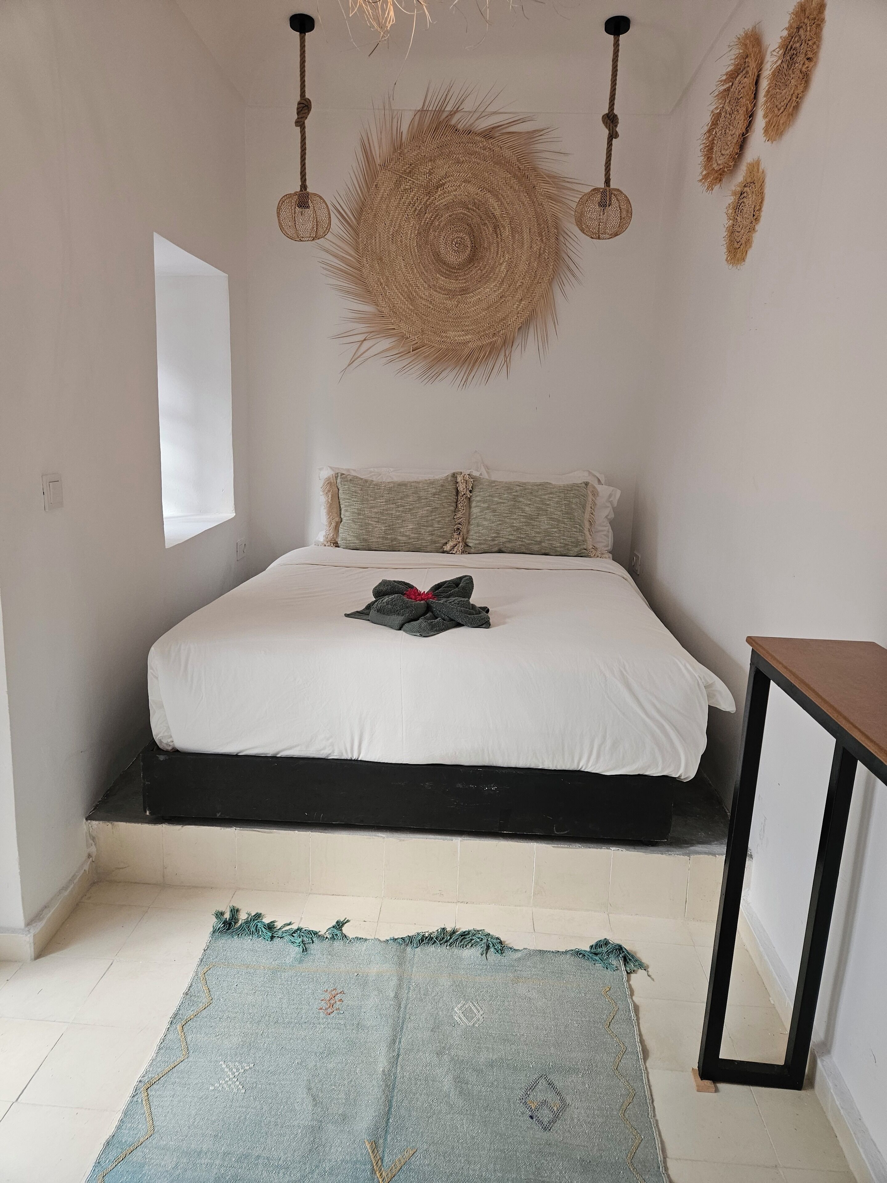 Habitación Deluxe doble, vistas al patio | Caja fuerte y wifi gratis