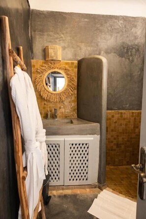 Superior Double Room - Courtyard View - Casablanca | Bathroom - Riad El Jadide (Marrakech)