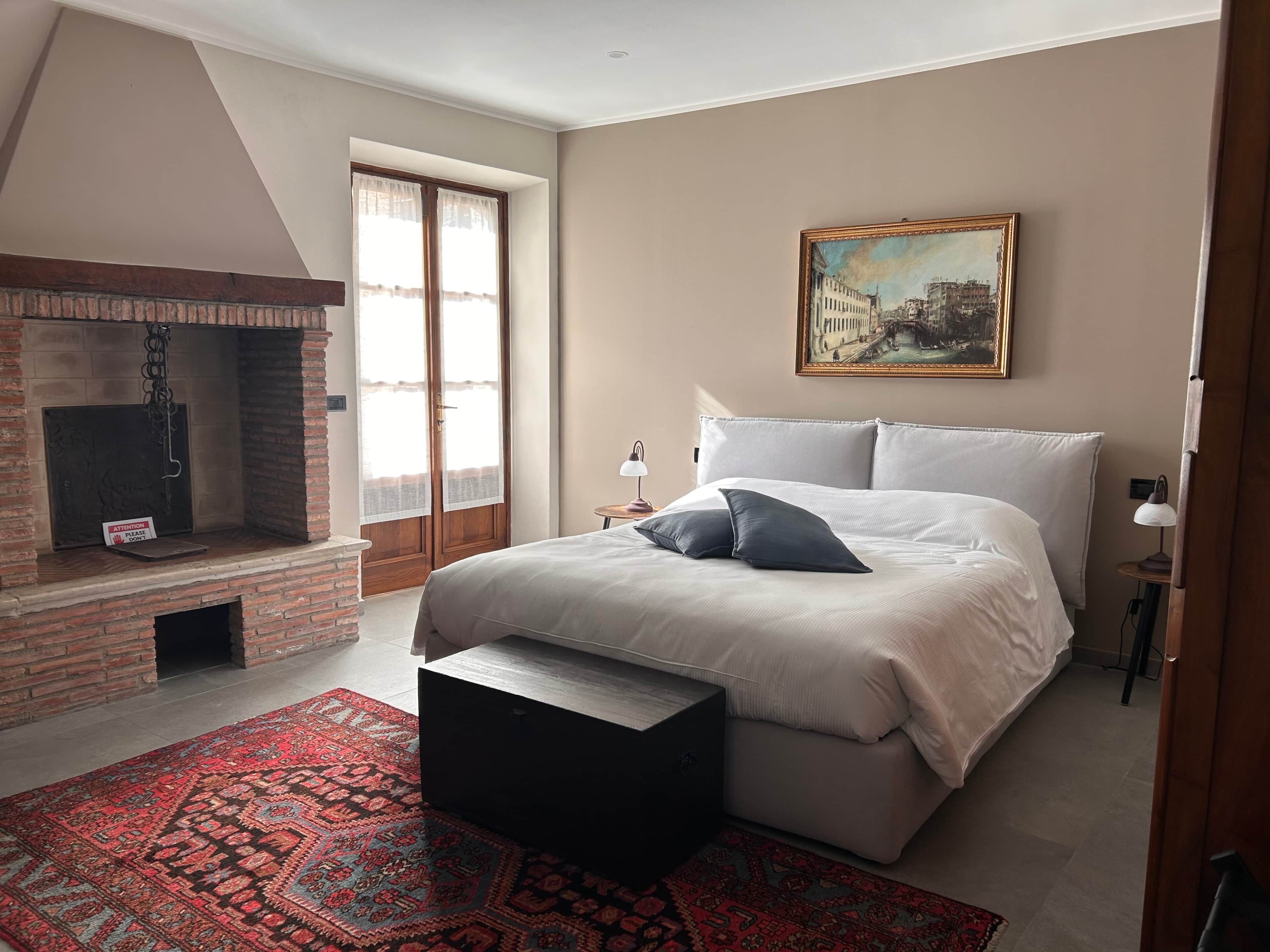 6 chambres, fer et planche à repasser, lit parapluie, Wi-Fi gratuit