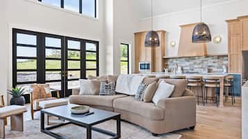 TV, fireplace, offices