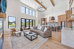 TV, fireplace, offices