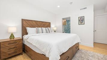 2 soverom, strykejern/-brett, wi-fi og sengetøy