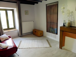 Interni