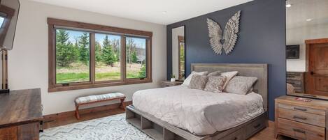 4 quartos, ferros/tábuas de passar roupa, Wi-Fi de cortesia