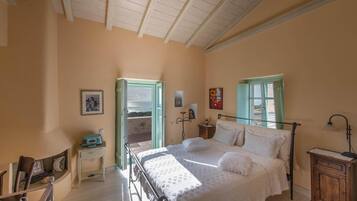 4 chambres, fer et planche à repasser, Wi-Fi, literie fournie