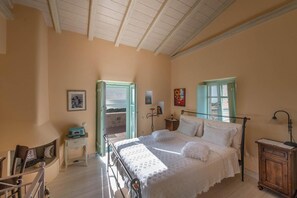 4 camere, ferro/asse da stiro, Wi-Fi, lenzuola