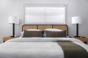 4 habitaciones, tabla de planchar con plancha, wifi y ropa de cama