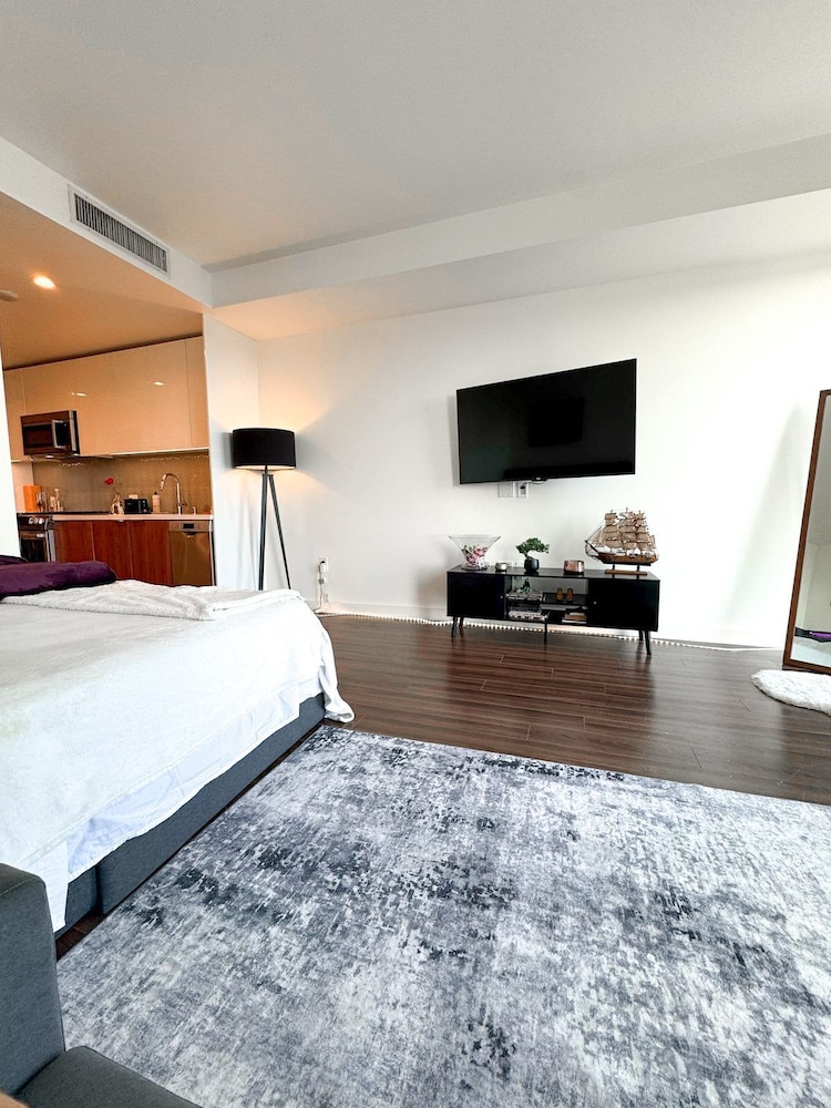 Elite High-Rise Living preview