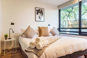 2 Schlafzimmer, Schreibtisch, Bügeleisen/Bügelbrett, WLAN