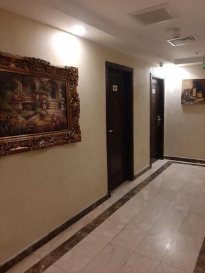 Interior - Taj Al Zahabiya (Makkah)